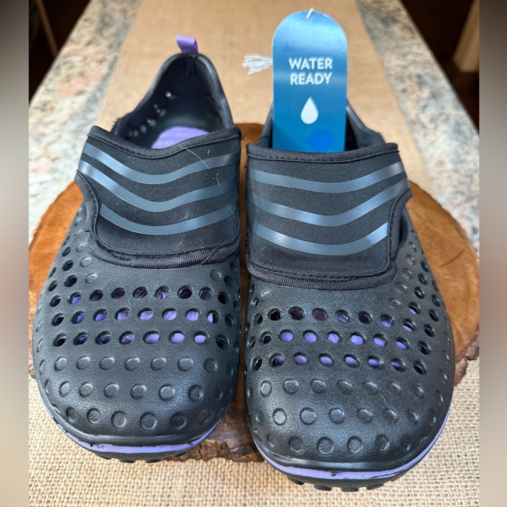 JBU Water Sandel Shoes. Size 8.5. Rubber & Neoprene with Velcro side. NWT